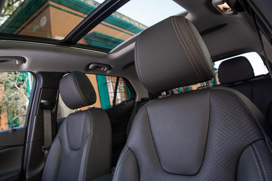Интерьер Buick Encore GX ST 2019 года  (NA) (фото 10 из 13)